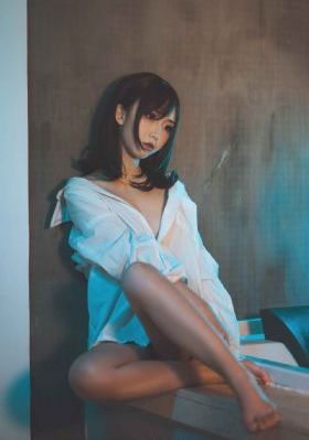 ktv妻子被当成妓女_1080P免费观看视频